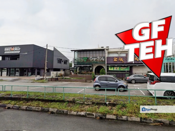 Double storey Semi D Main Road Shop Lot | Ipoh Crowded Town area
