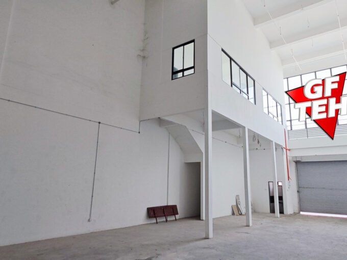 3550sf 1.5 Storey Warehouse / Shop Lot Chain Ferry | Near Bagan Baru